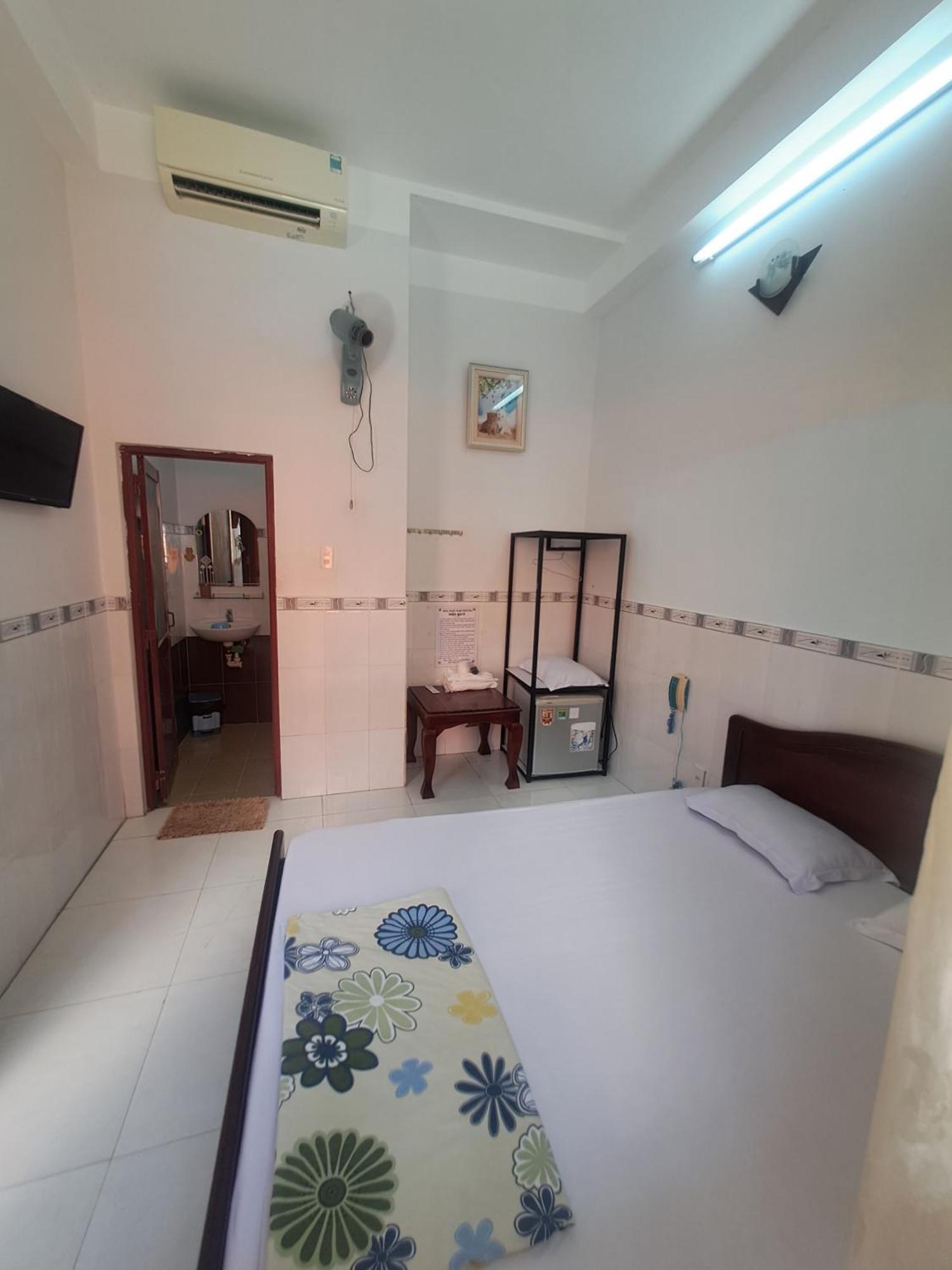 Bed and Breakfast Nha Nghi Nam Phuong Хатьєн Екстер'єр фото