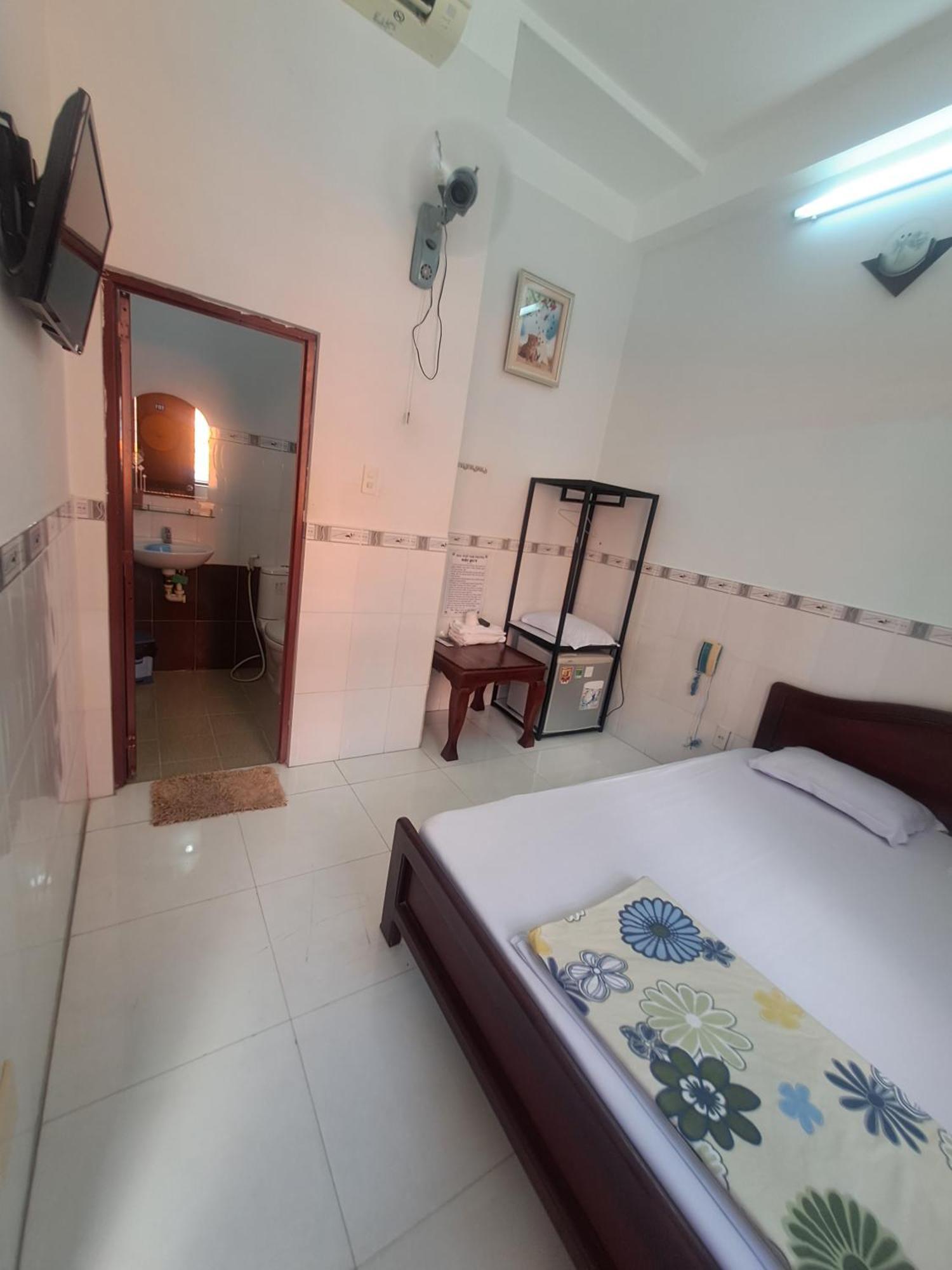 Bed and Breakfast Nha Nghi Nam Phuong Хатьєн Екстер'єр фото
